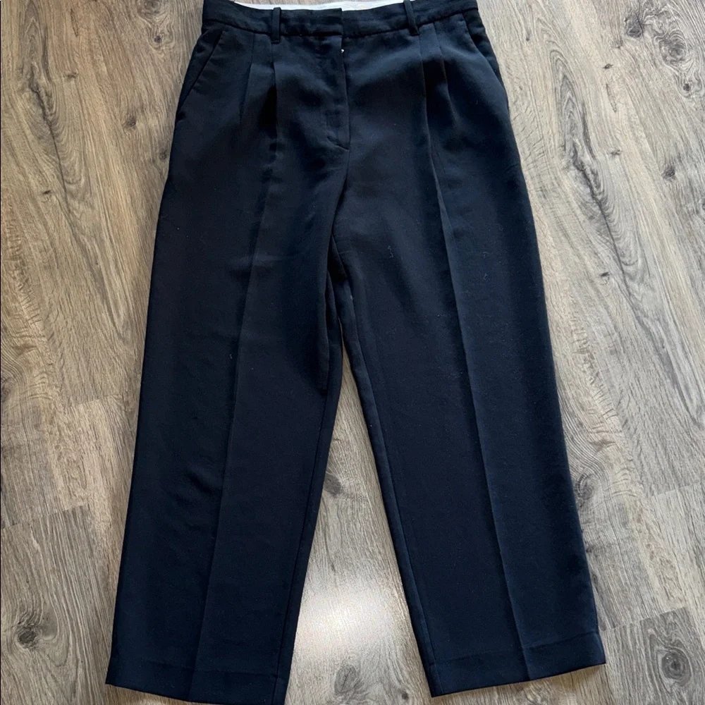 Wilfred The Effortless pant in black! - Picture 1 of 3